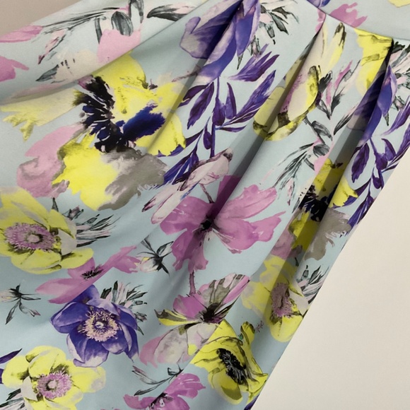 NWOT BOOHOO blue floral skirt - Picture 3 of 5